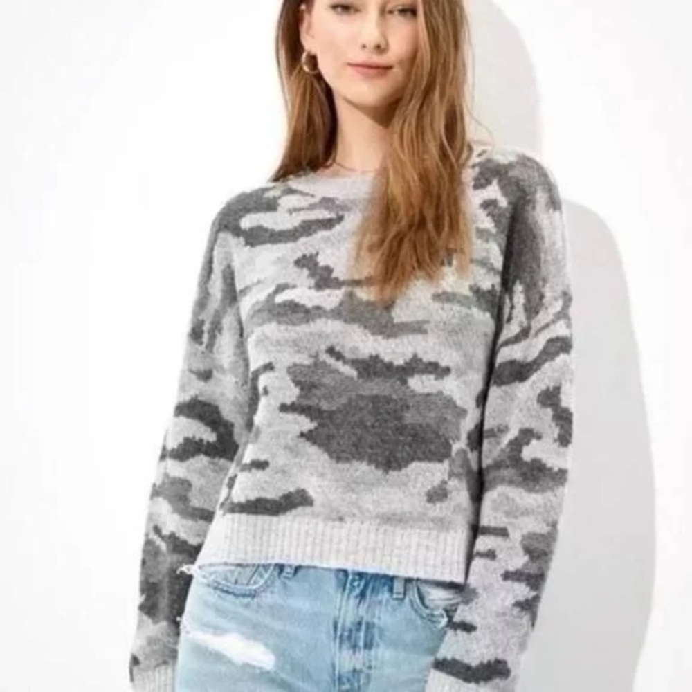 American Eagle Outfitters Gray Camouflage Sweater